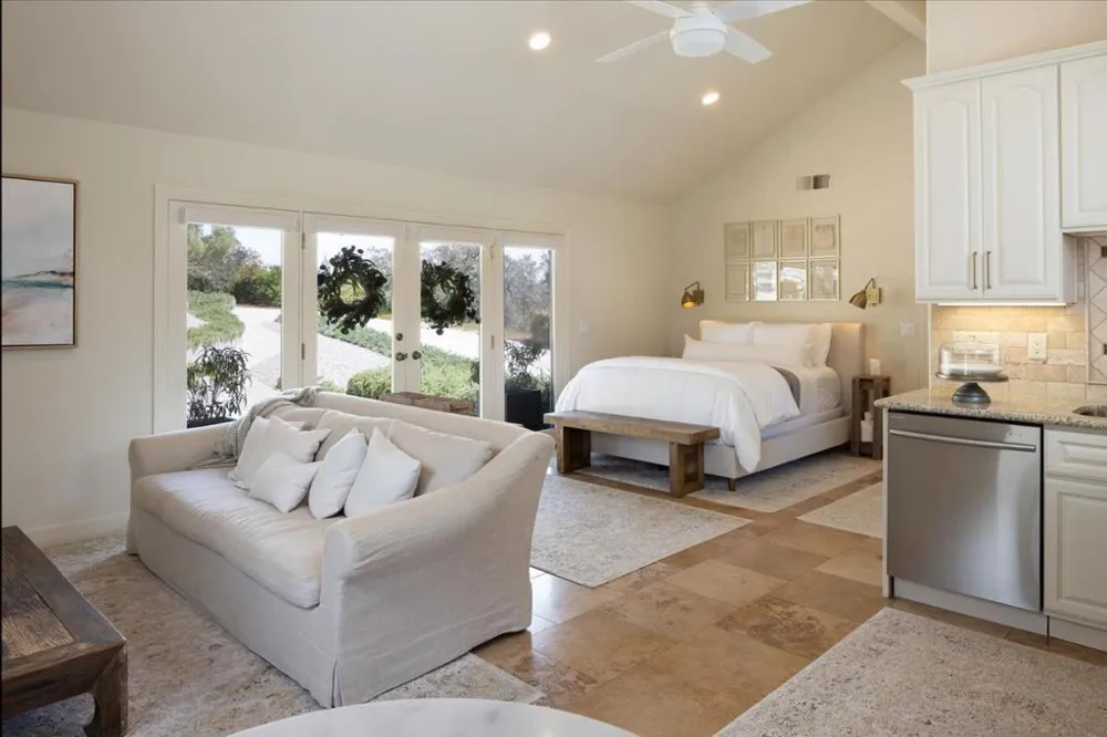 26264 Paseo Del Sur Monterey, CA 93940
