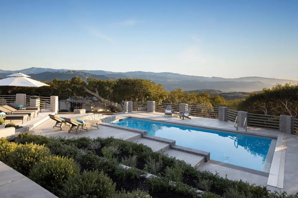 26264 Paseo Del Sur Monterey, CA 93940