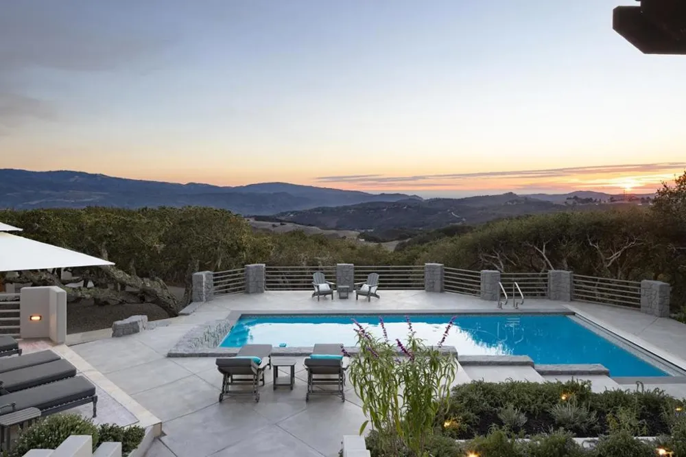 26264 Paseo Del Sur Monterey, CA 93940