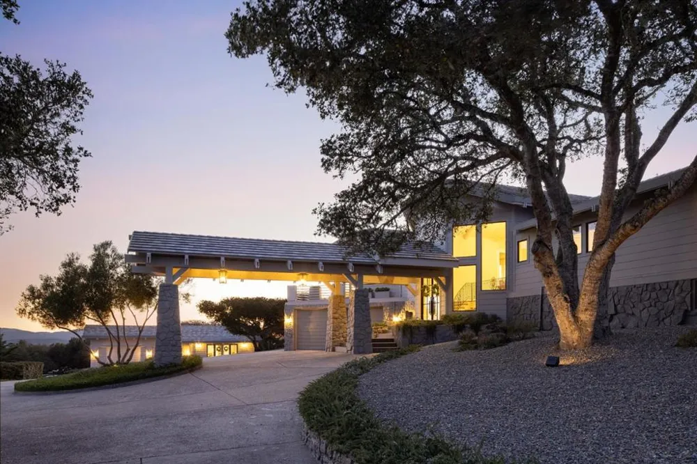 26264 Paseo Del Sur Monterey, CA 93940