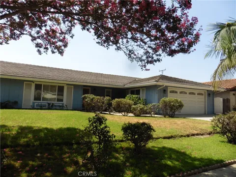 706 W Wistaria Avenue