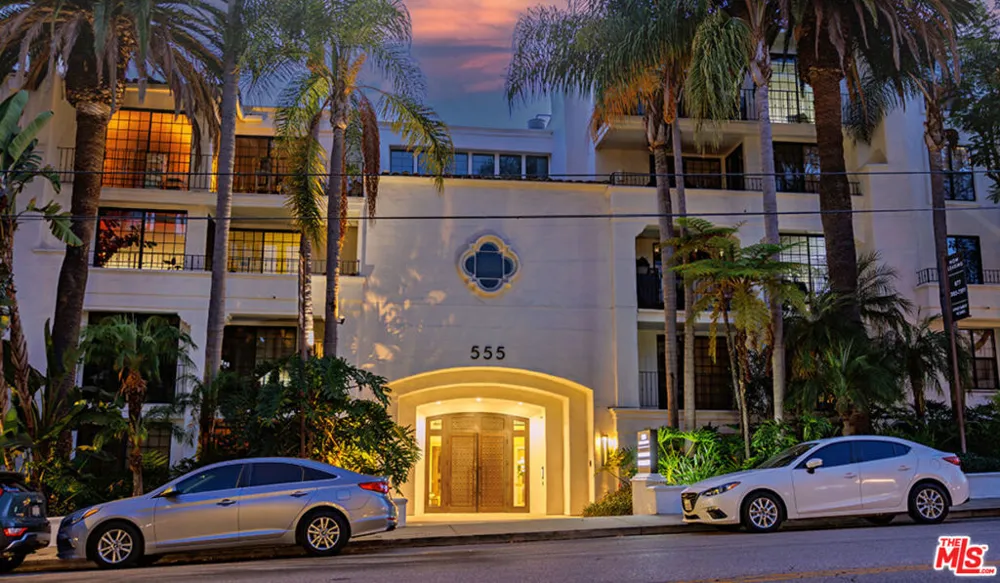 555 S Barrington Avenue #314 Los Angeles, CA 90049