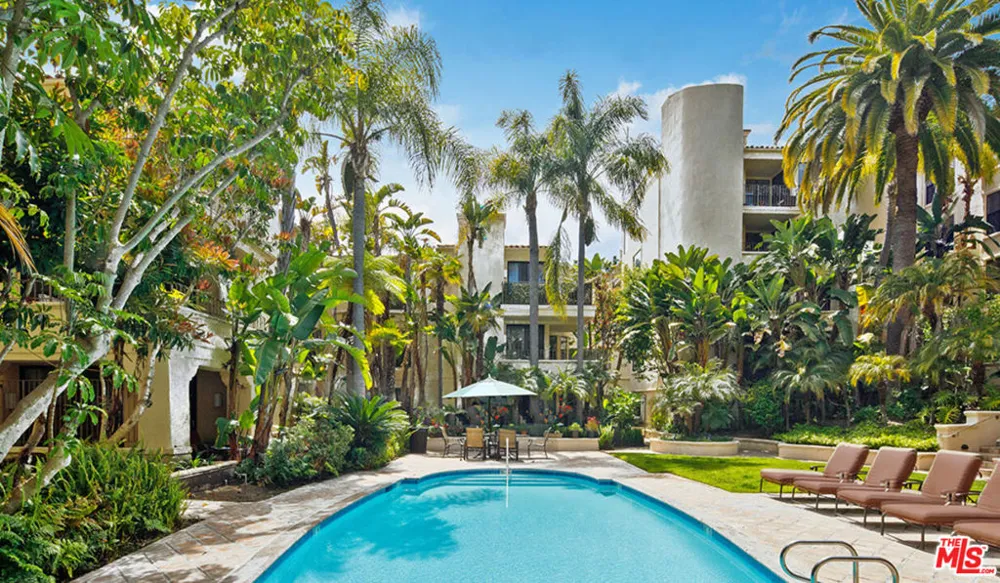 555 S Barrington Avenue #314 Los Angeles, CA 90049