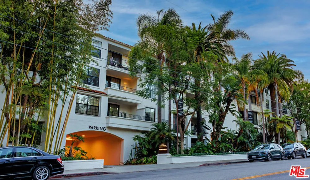 555 S Barrington Avenue #314 Los Angeles, CA 90049