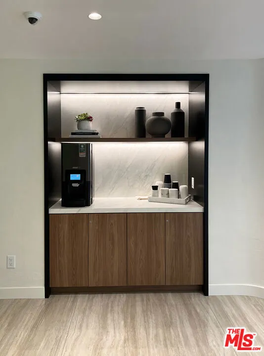 555 S Barrington Avenue #314 Los Angeles, CA 90049