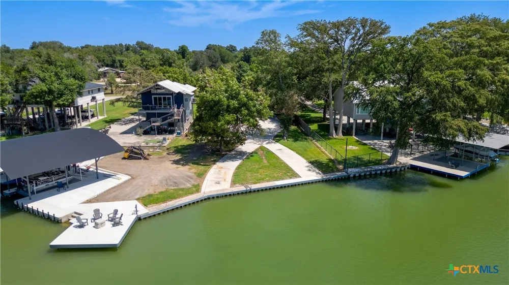 152 Lakeside Drive Seguin, TX 78155