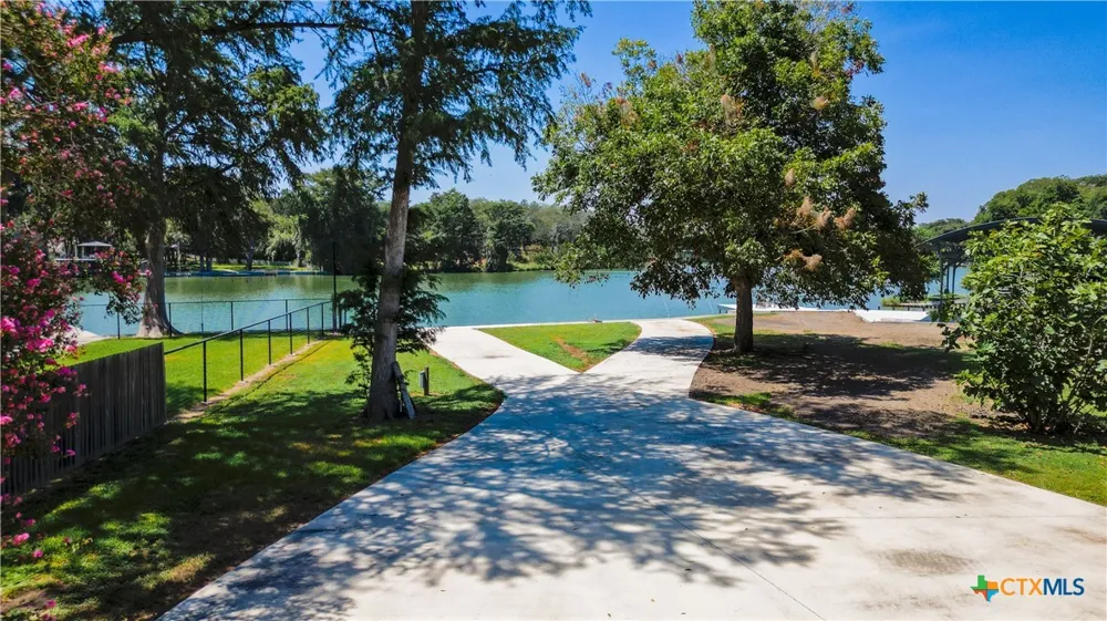 152 Lakeside Drive Seguin, TX 78155