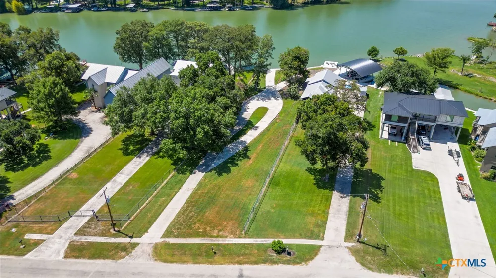 152 Lakeside Drive Seguin, TX 78155