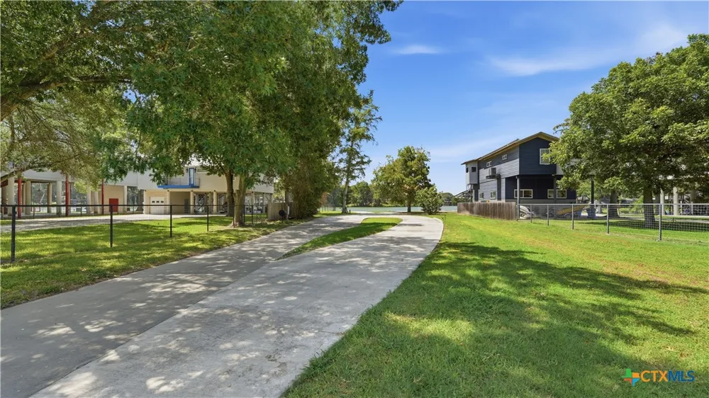 152 Lakeside Drive Seguin, TX 78155