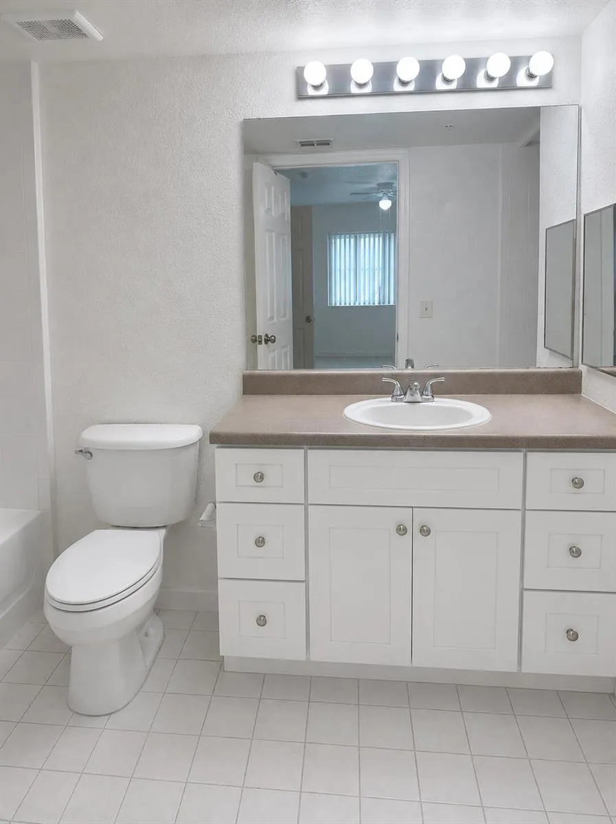 121 SW PALM DRIVE #104 Port St. Lucie, FL 34986