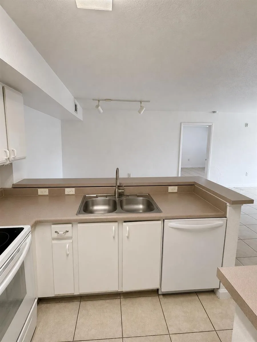 121 SW PALM DRIVE #104 Port St. Lucie, FL 34986