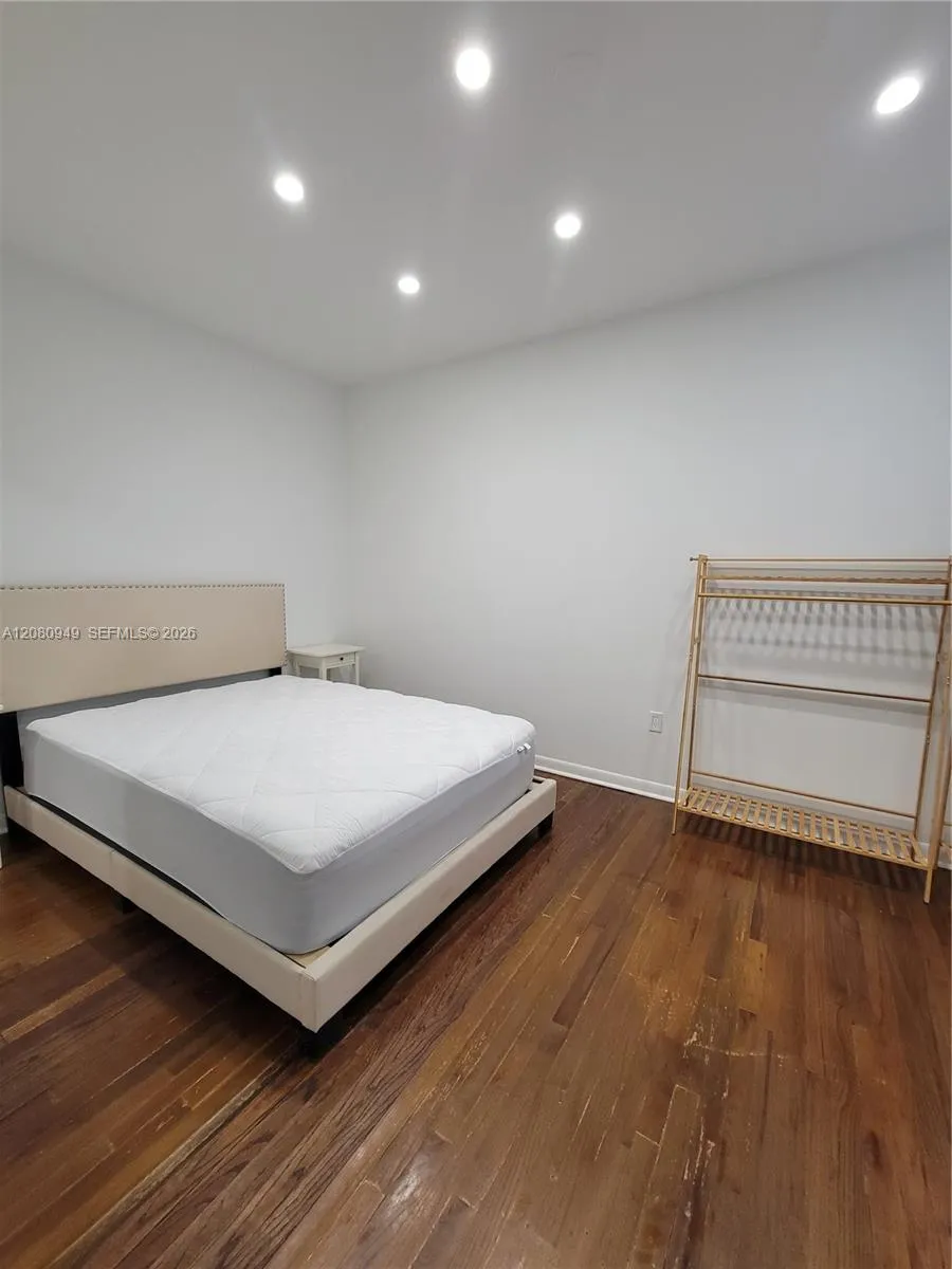 1521 Lenox Ave #105 Miami Beach, FL 33139