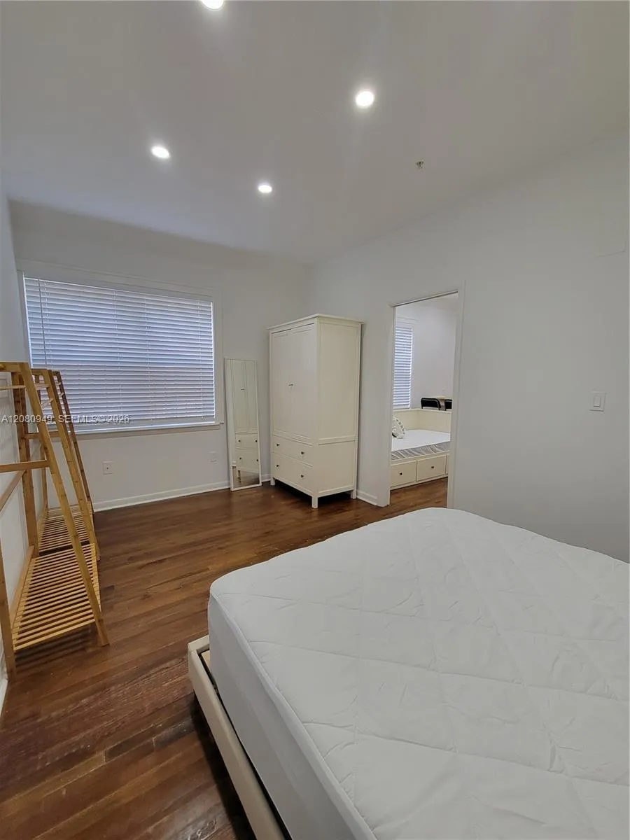 1521 Lenox Ave #105 Miami Beach, FL 33139
