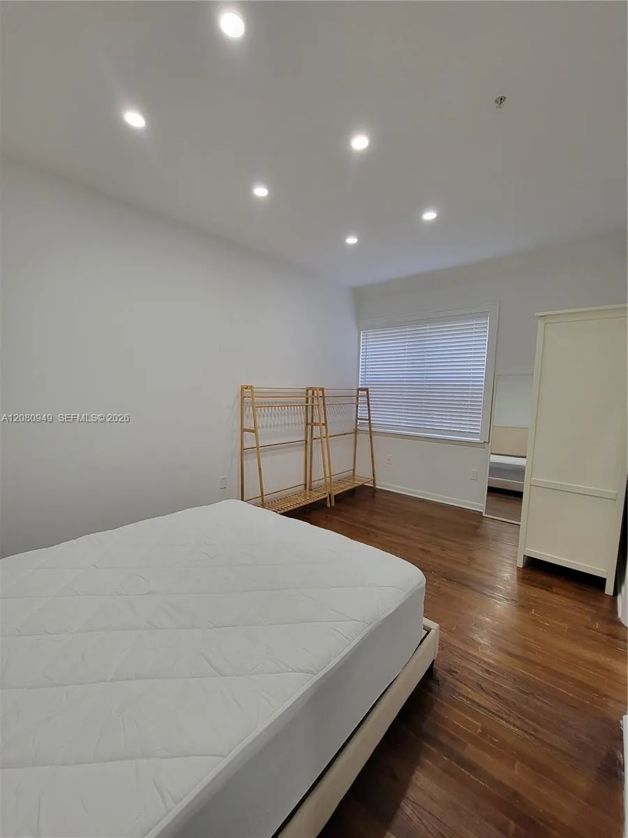 1521 Lenox Ave #105 Miami Beach, FL 33139