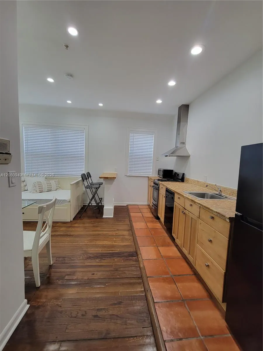 1521 Lenox Ave #105 Miami Beach, FL 33139