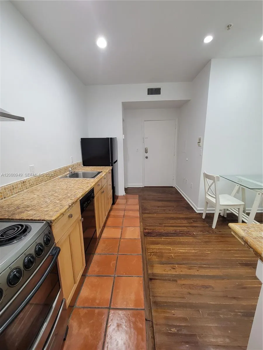 1521 Lenox Ave #105 Miami Beach, FL 33139
