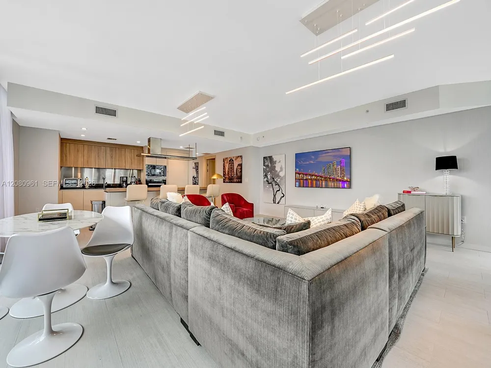 1000 Brickell Plz #3402 Miami, FL 33131
