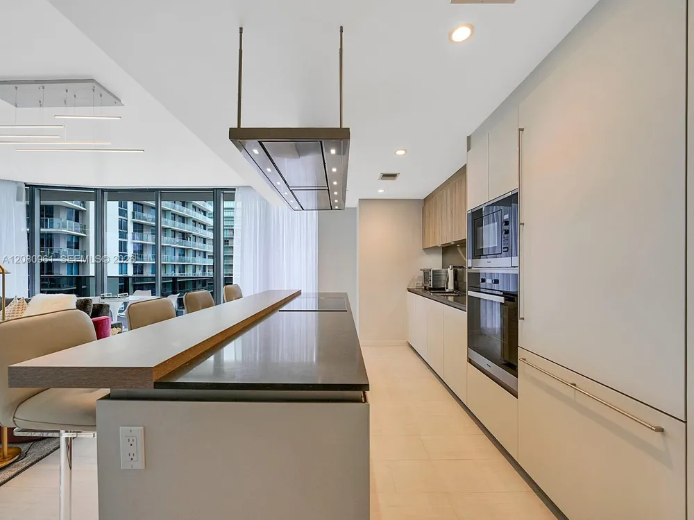 1000 Brickell Plz #3402 Miami, FL 33131