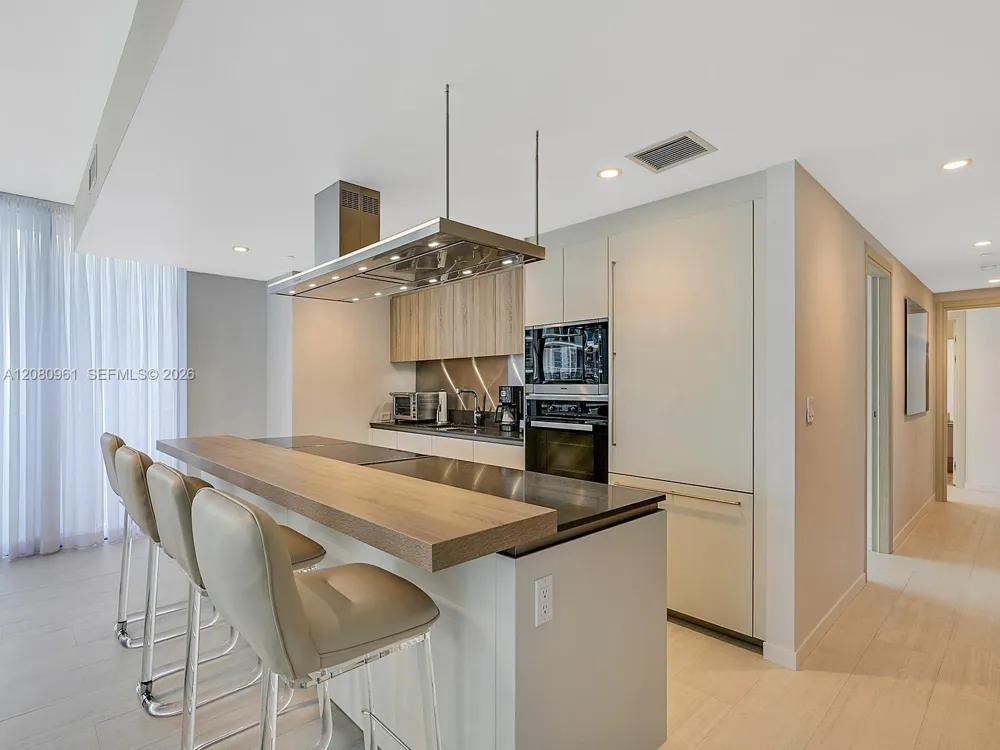 1000 Brickell Plz #3402 Miami, FL 33131