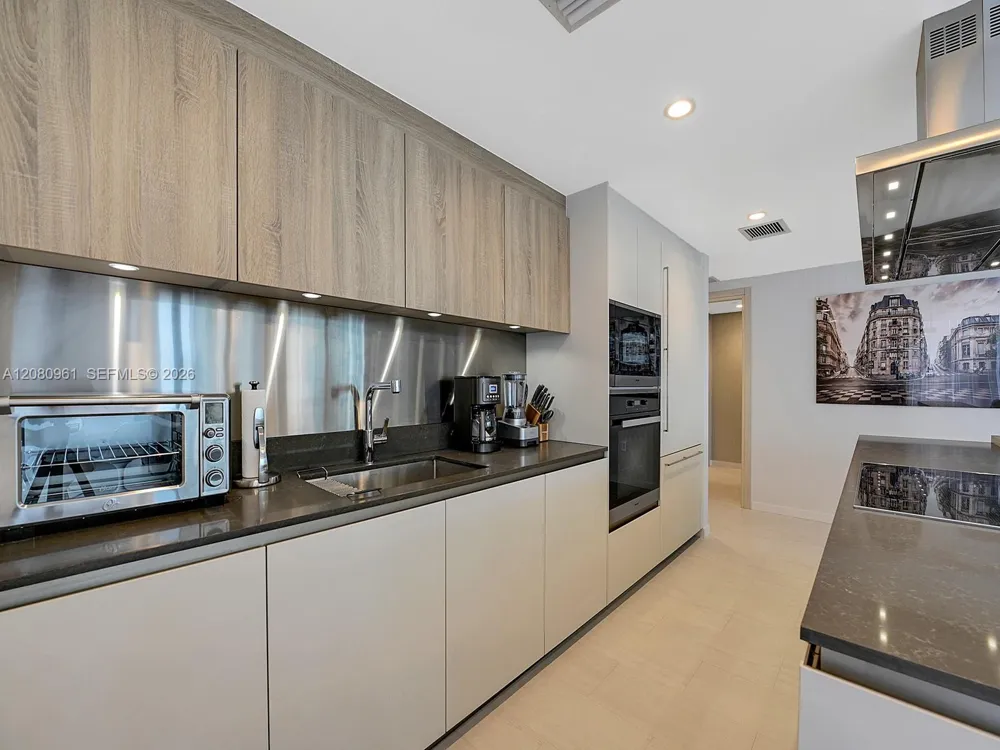 1000 Brickell Plz #3402 Miami, FL 33131