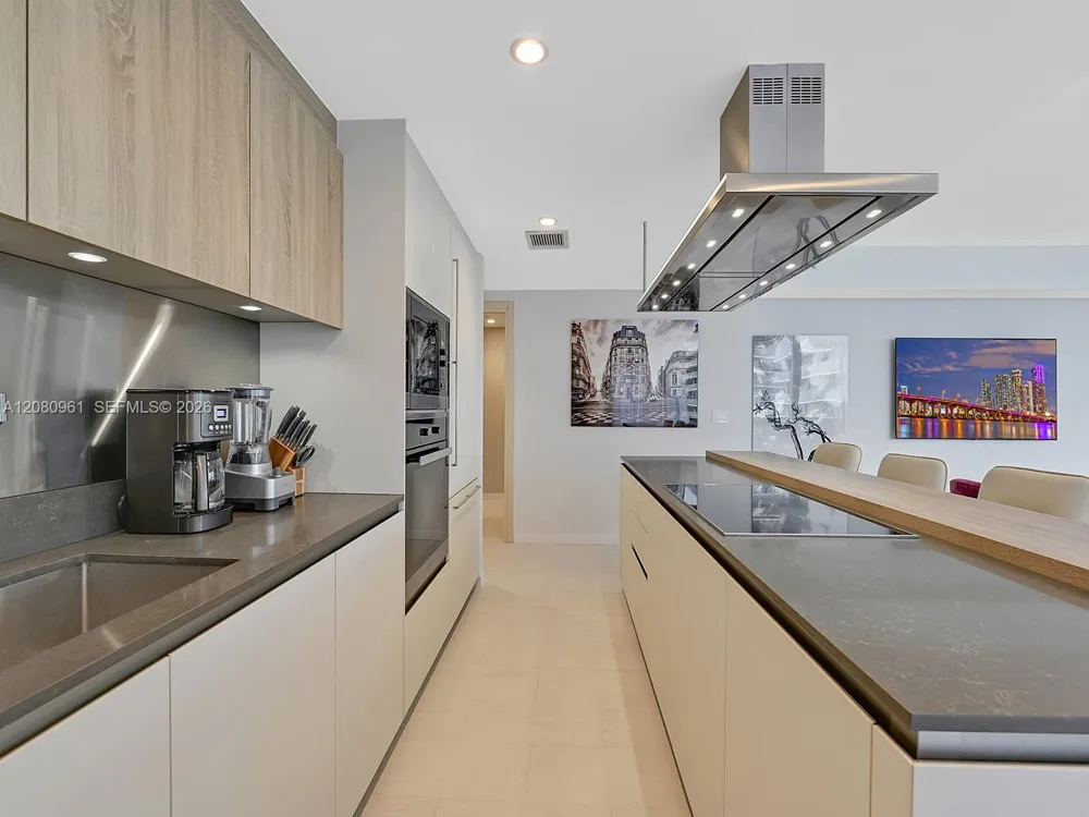 1000 Brickell Plz #3402 Miami, FL 33131