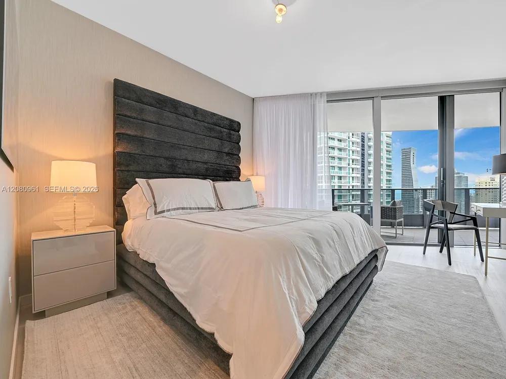 1000 Brickell Plz #3402 Miami, FL 33131