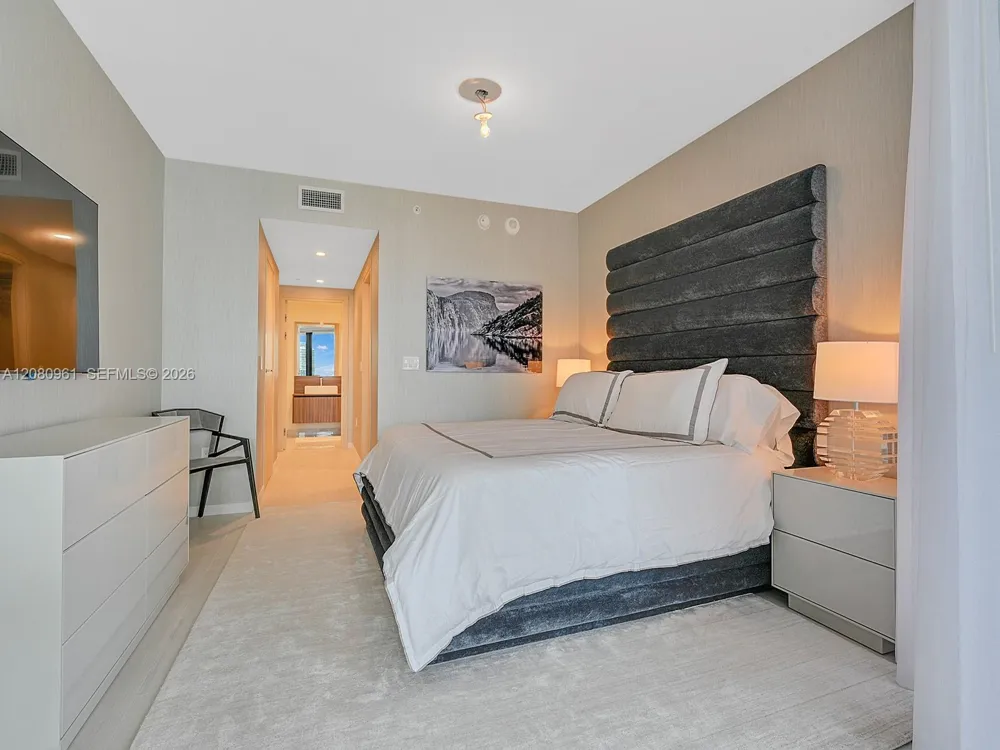 1000 Brickell Plz #3402 Miami, FL 33131