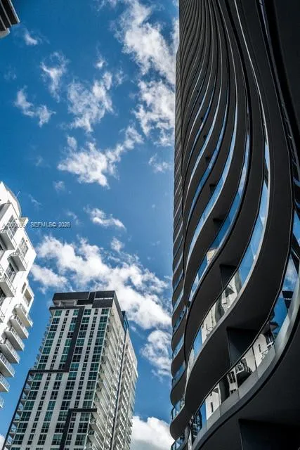 1000 Brickell Plz #3402 Miami, FL 33131