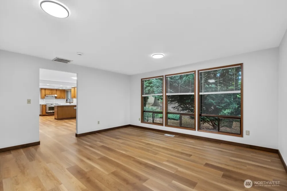 10612 NE 154th Place Bothell, WA 98011