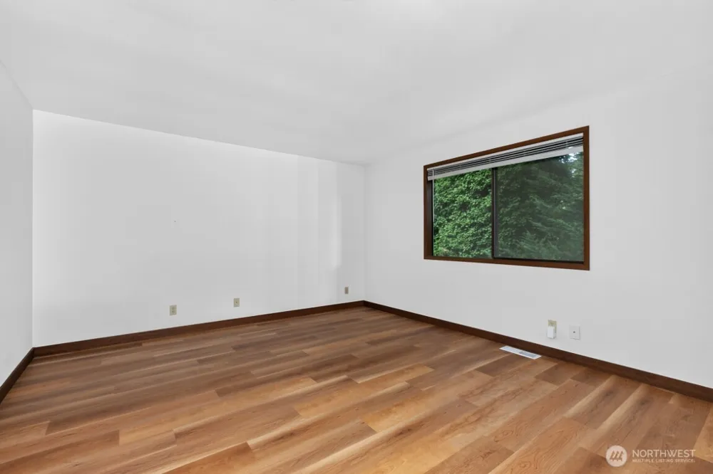10612 NE 154th Place Bothell, WA 98011