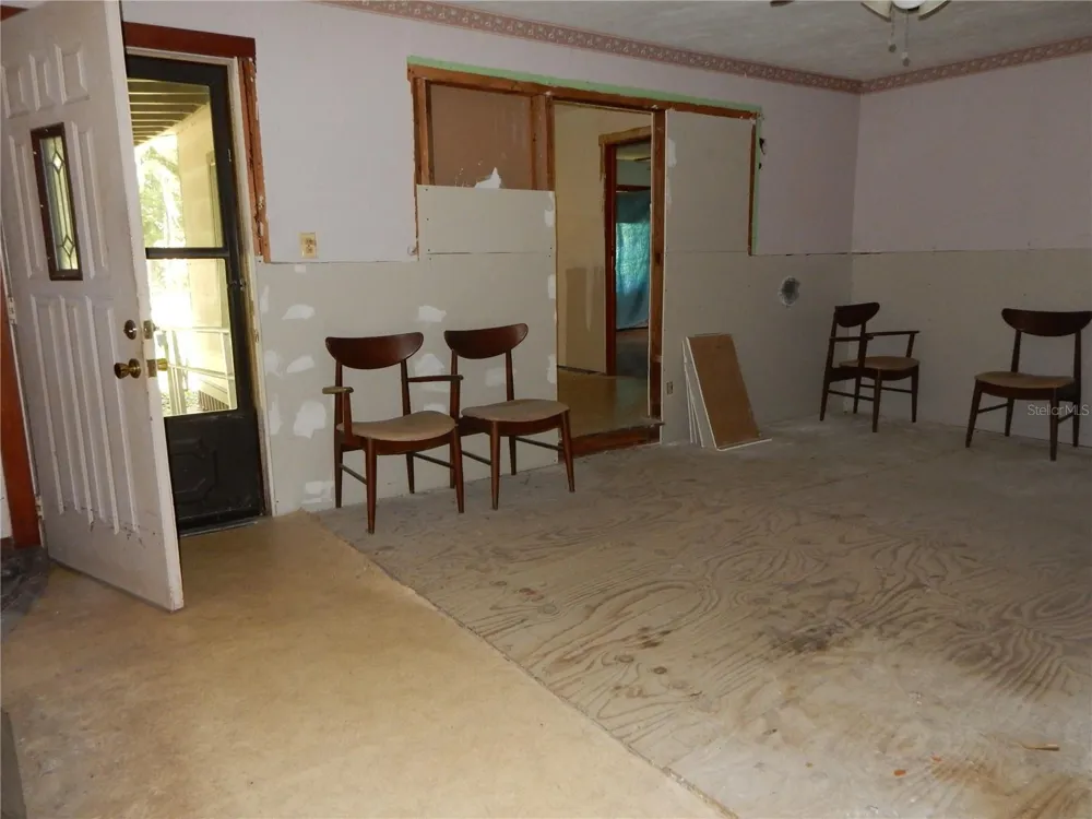 38036 CENTRAL AVENUE Zephyrhills, FL 33540