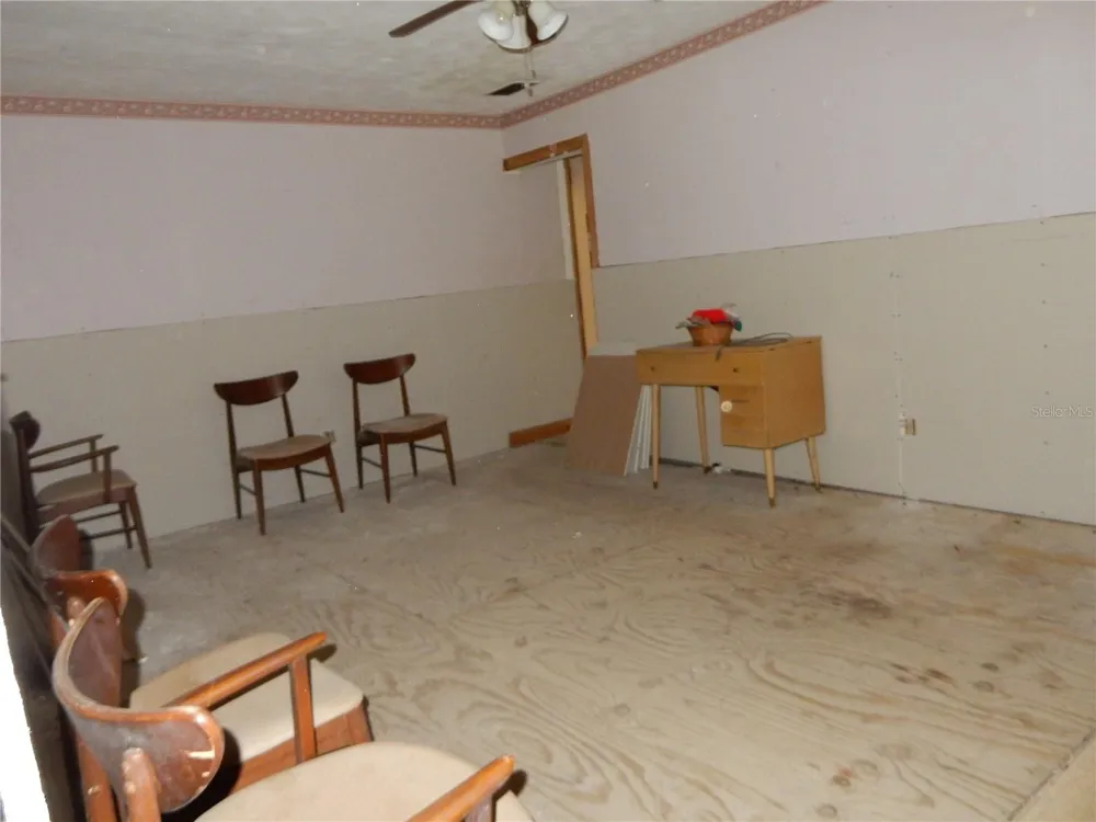 38036 CENTRAL AVENUE Zephyrhills, FL 33540