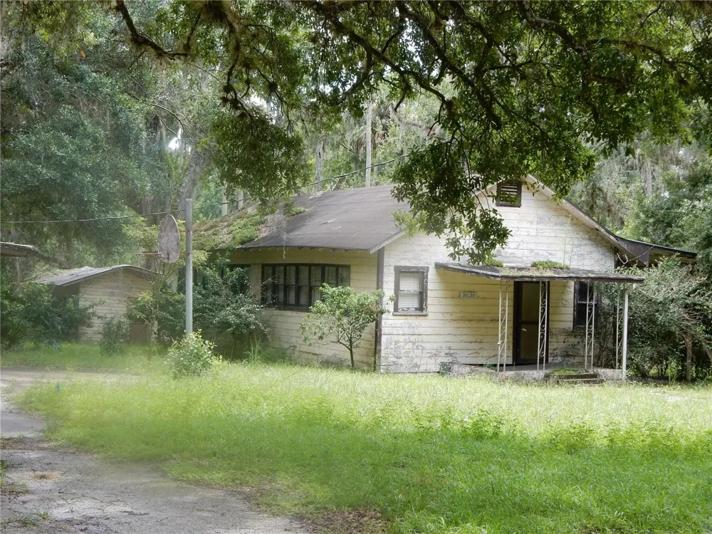 38036 CENTRAL AVENUE Zephyrhills, FL 33540