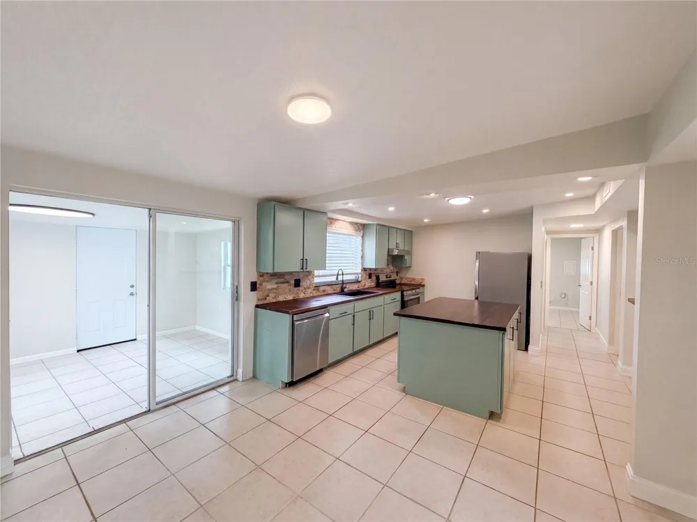 119 LANTERN LANE Winter Haven, FL 33884