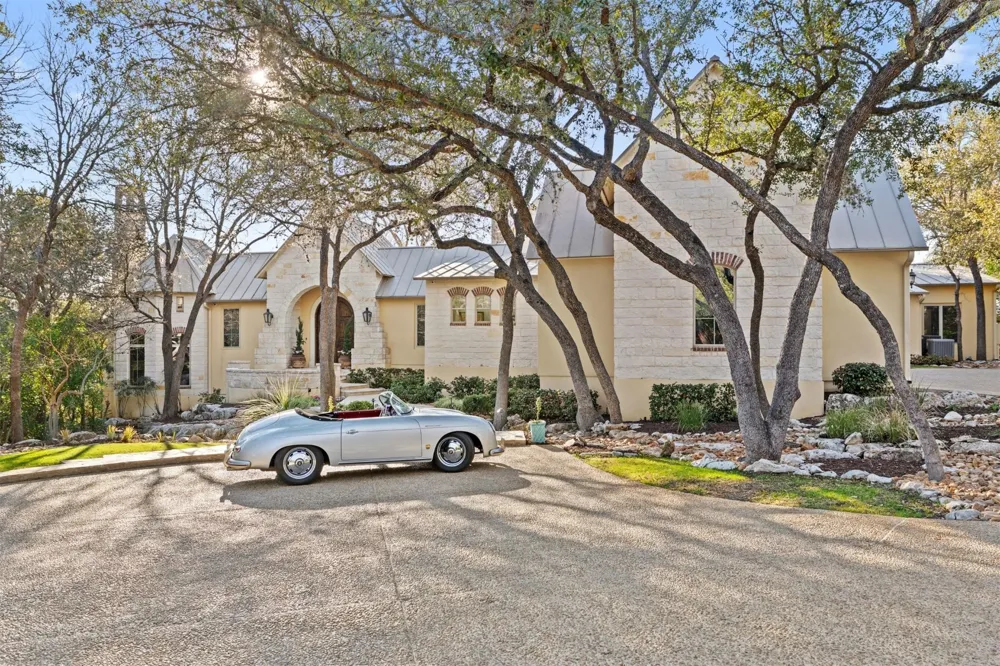 954 Riverforest Drive New Braunfels, TX 78132