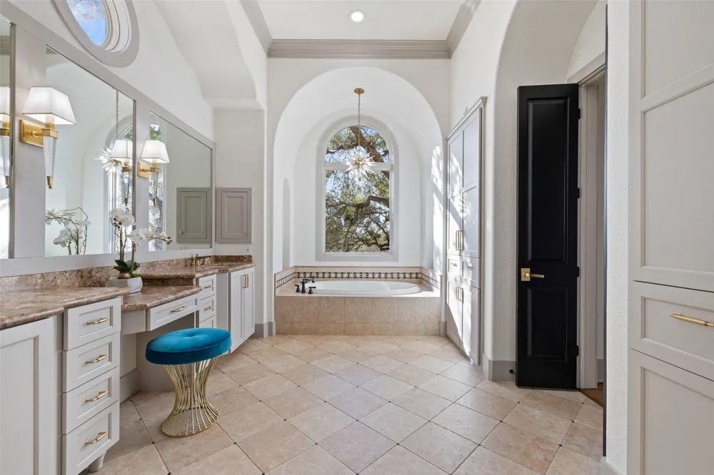 954 Riverforest Drive New Braunfels, TX 78132