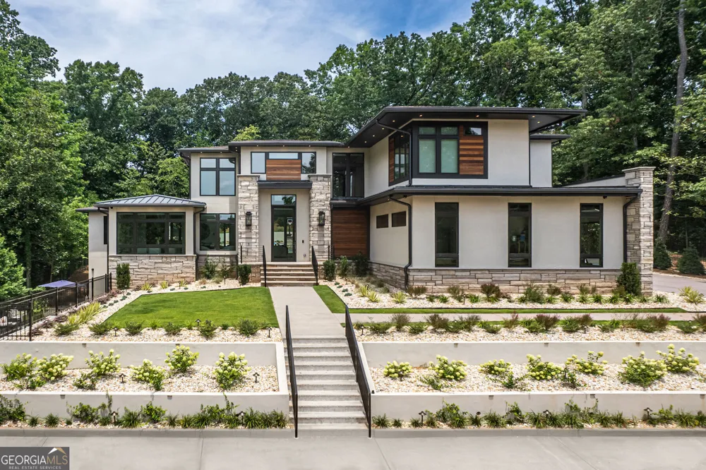 1090 Kingston DR Sandy Springs, GA 30342