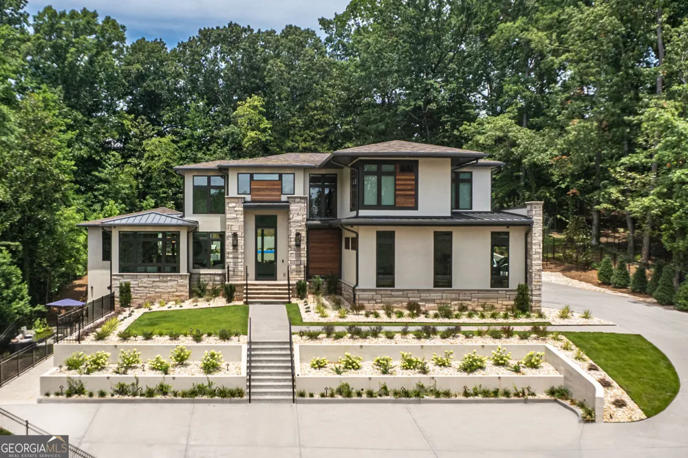 1090 Kingston DR Sandy Springs, GA 30342