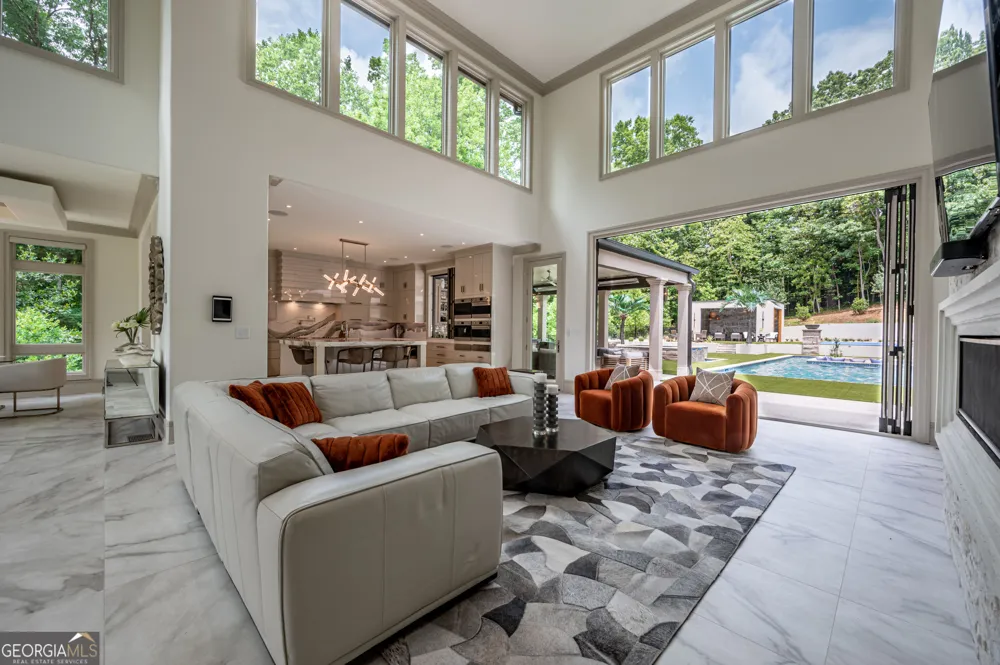 1090 Kingston DR Sandy Springs, GA 30342