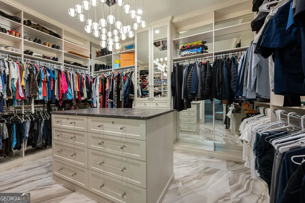 1090 Kingston DR Sandy Springs, GA 30342
