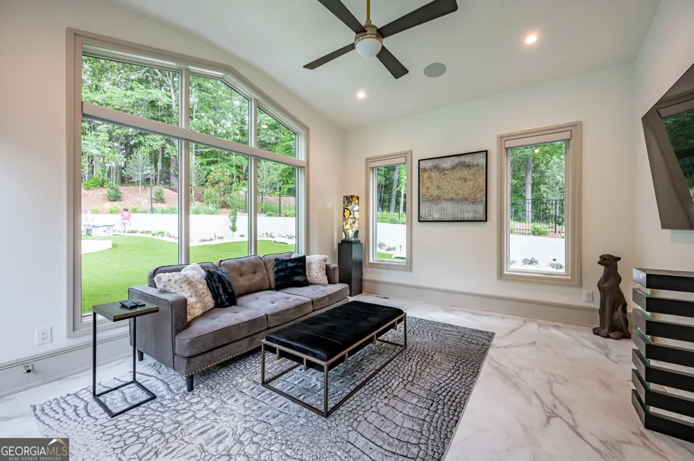 1090 Kingston DR Sandy Springs, GA 30342