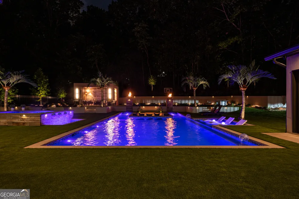 1090 Kingston DR Sandy Springs, GA 30342