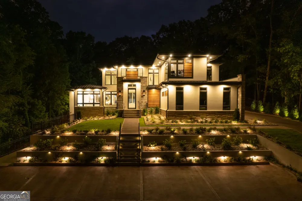 1090 Kingston DR Sandy Springs, GA 30342