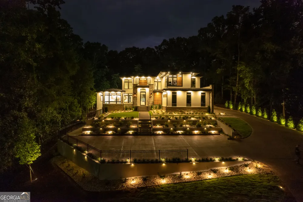 1090 Kingston DR Sandy Springs, GA 30342