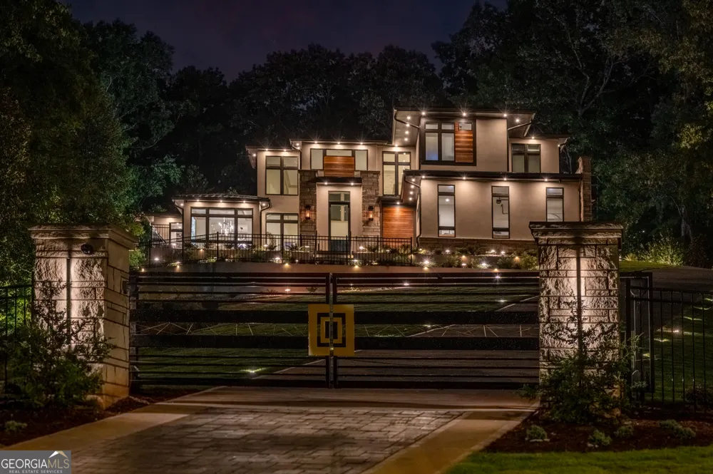 1090 Kingston DR Sandy Springs, GA 30342