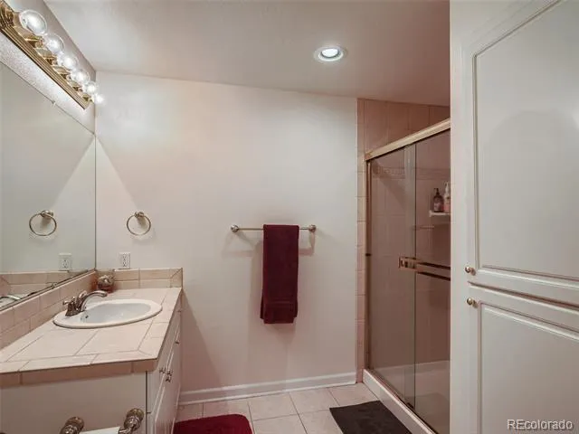5828 S Danube Street Aurora, CO 80015