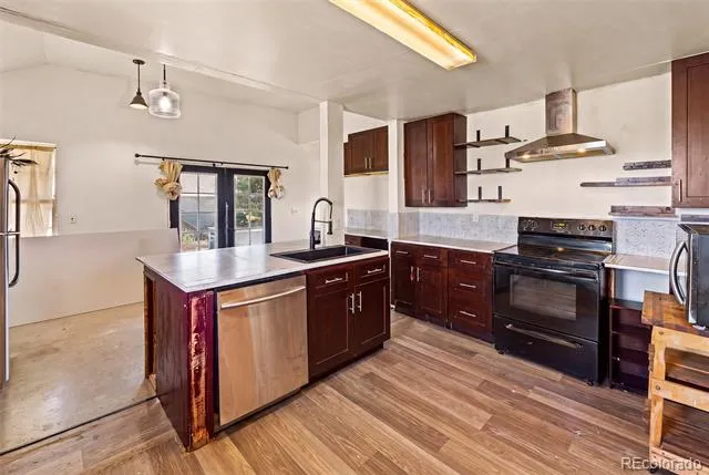 32638 County Road 10 Keenesburg, CO 80643