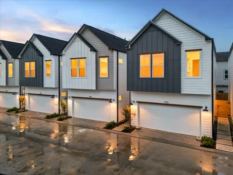 1922 Luna Woods Lane