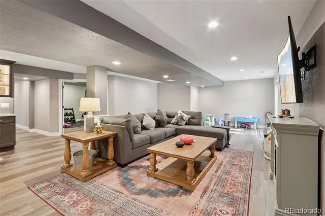 6957 Peppertree Drive Niwot, CO 80503