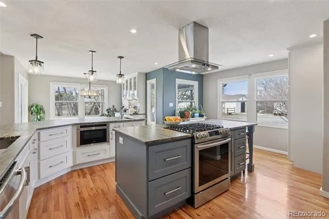 6957 Peppertree Drive Niwot, CO 80503